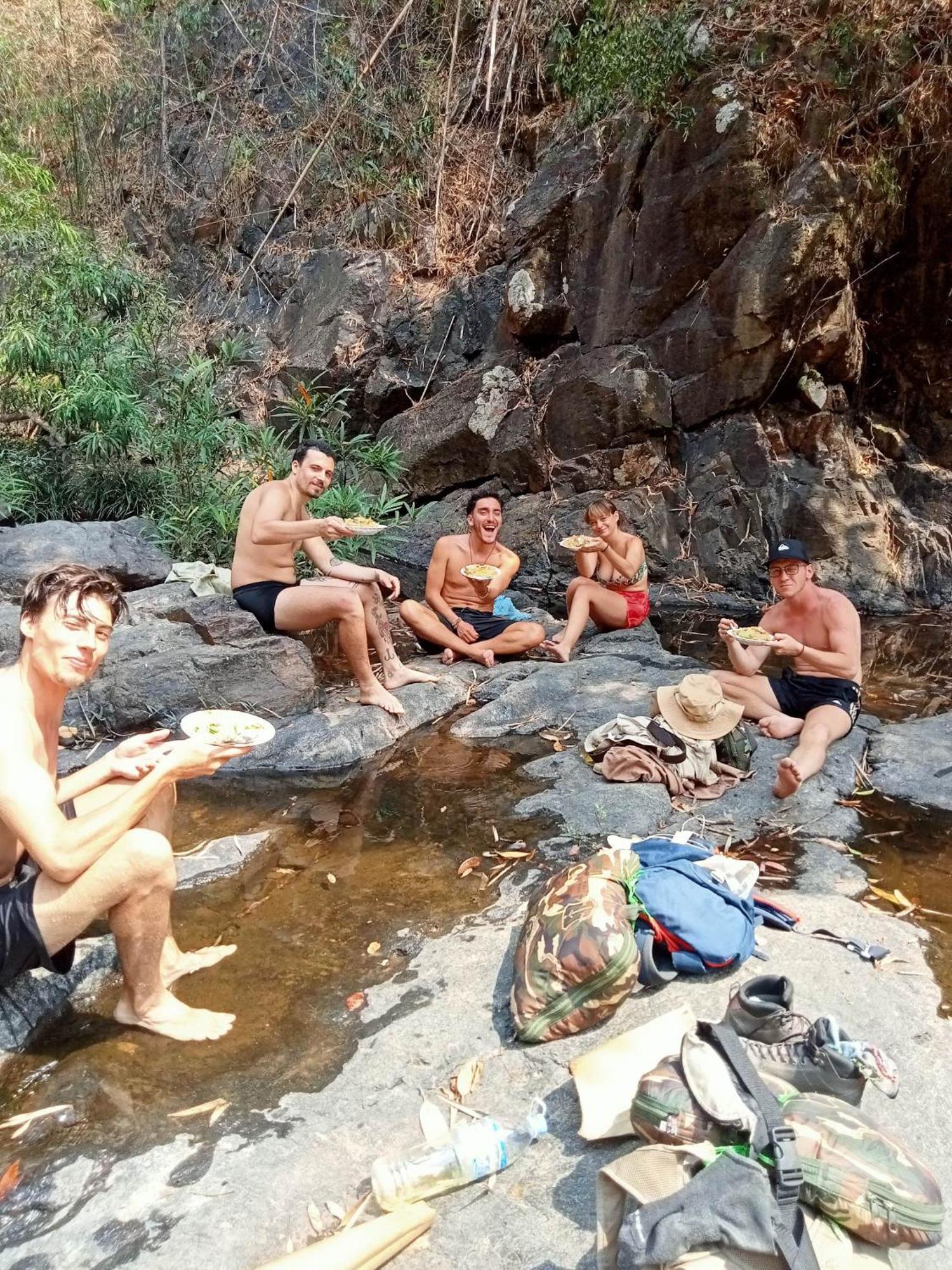 Bee Bee'S Chalets Home Stay And Trekking Banlung Zewnętrze zdjęcie